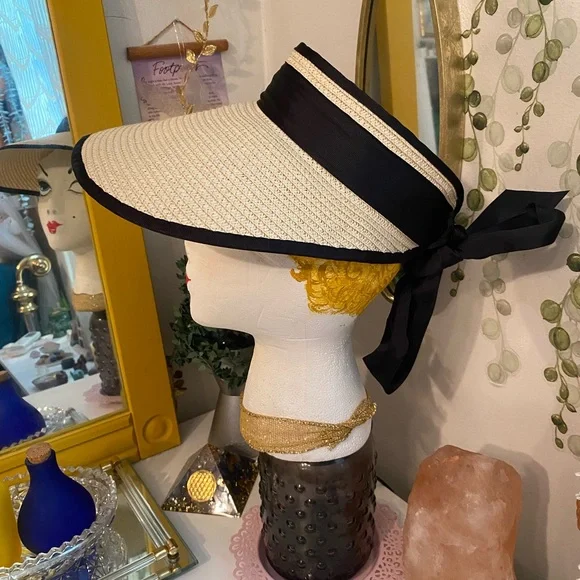 Vintage Manhattan Hat Co. Straw Visor - Picture 2 of 8